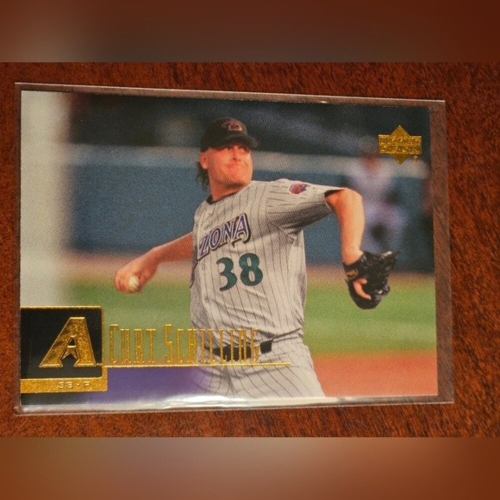 #182 Curtis Schilling  MLB Collectible Card *MESSAGE ME TO MAKE A DEAL*